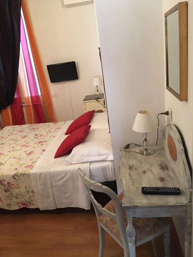 Affittacamere Arco Polinori Foligno Eksteriør bilde